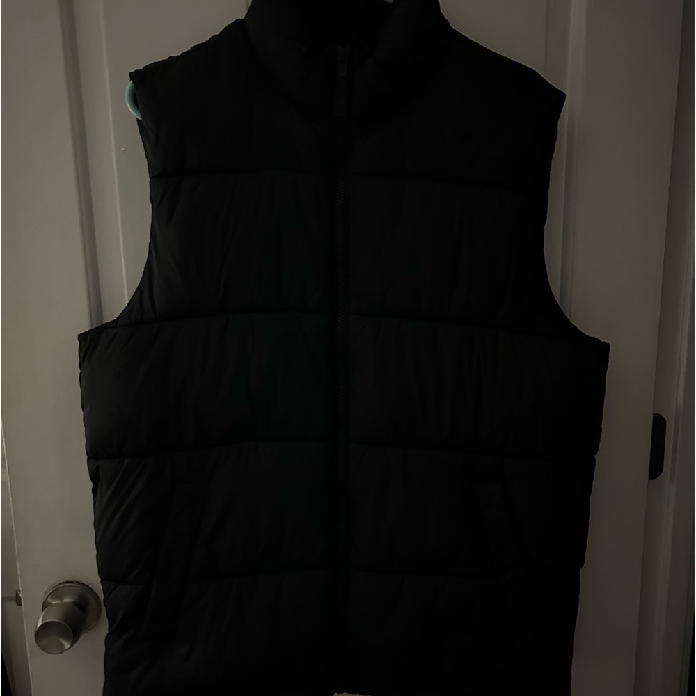 Black puffer vest